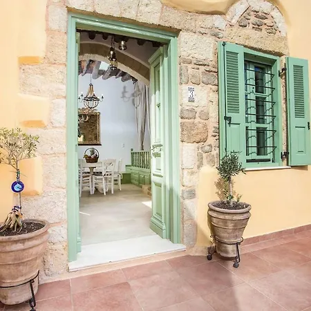 Holiday home Traditional Stonehouse In Village *