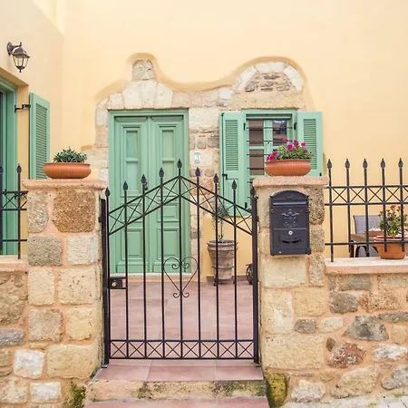 Traditional Stonehouse In Village Holiday home